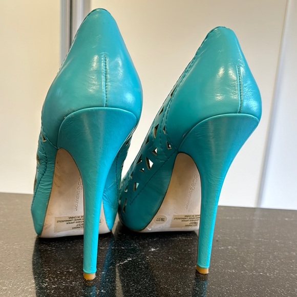 BCBGeneration Blue Peep Toe Heels - Picture 3 of 7